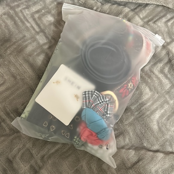 Random Accessories Bundle! - Picture 6 of 6